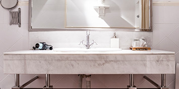 Suite Carlos III. Hotel Salinas de Imón