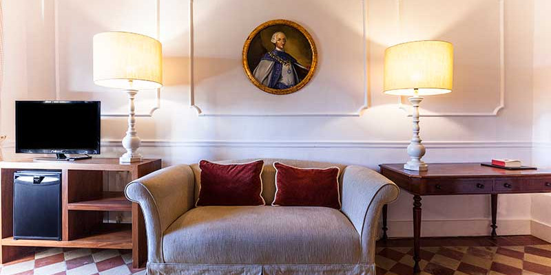 Suite Carlos III. Hotel Salinas de Imón